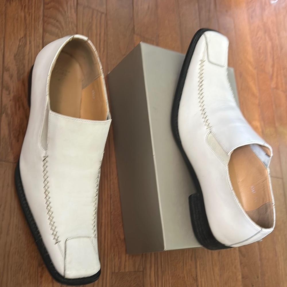 Gucci White Slip-On Loafers with Minimalist Design